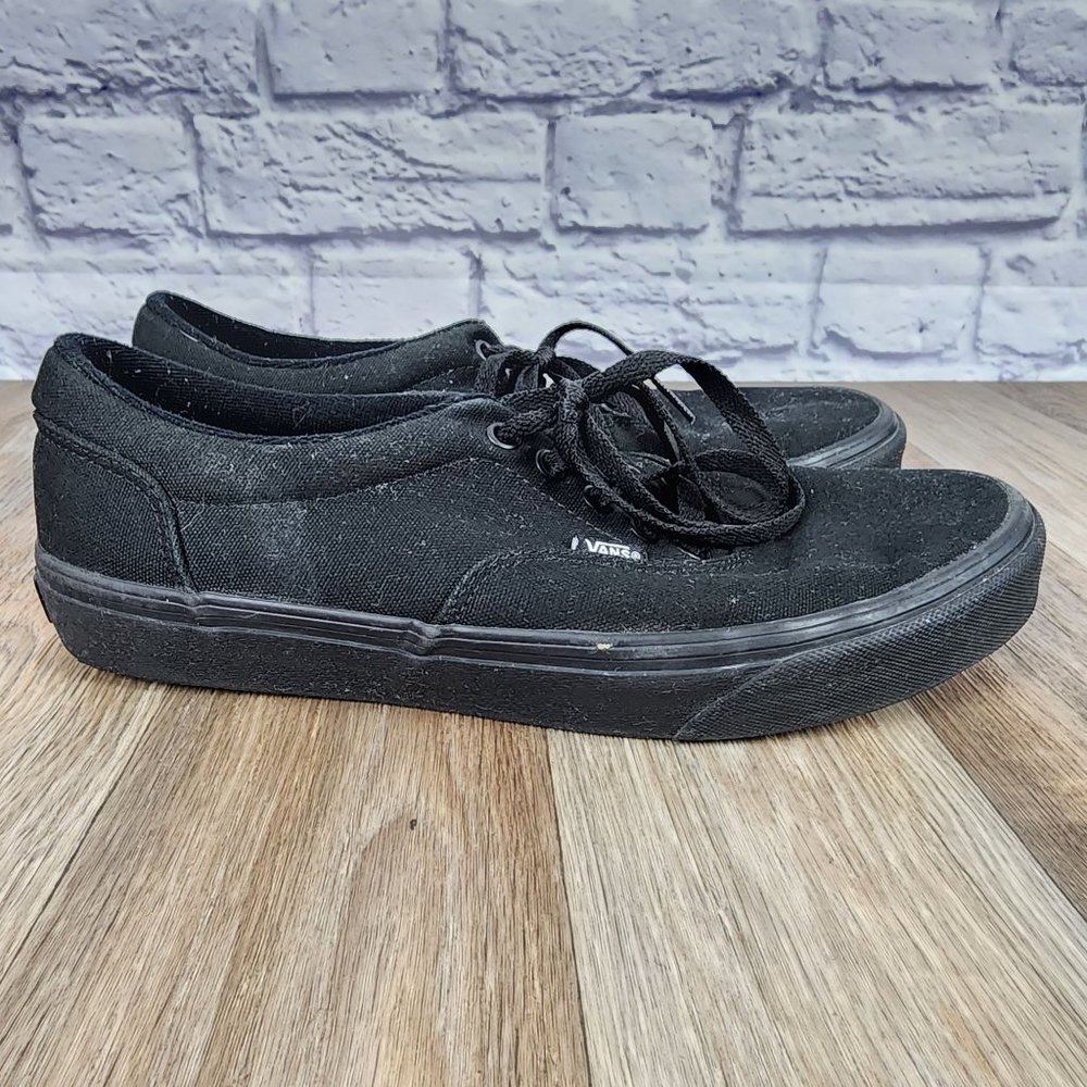 VANS Men's Size 9.5 Black on Black Low Top Classic Skater Sneakers